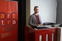 photo_5276289876741966506_y