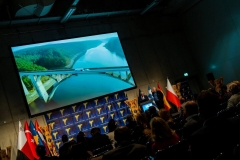 photo_5224524718982417399_y